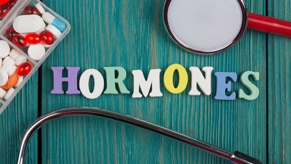 hormone pod kontrolom