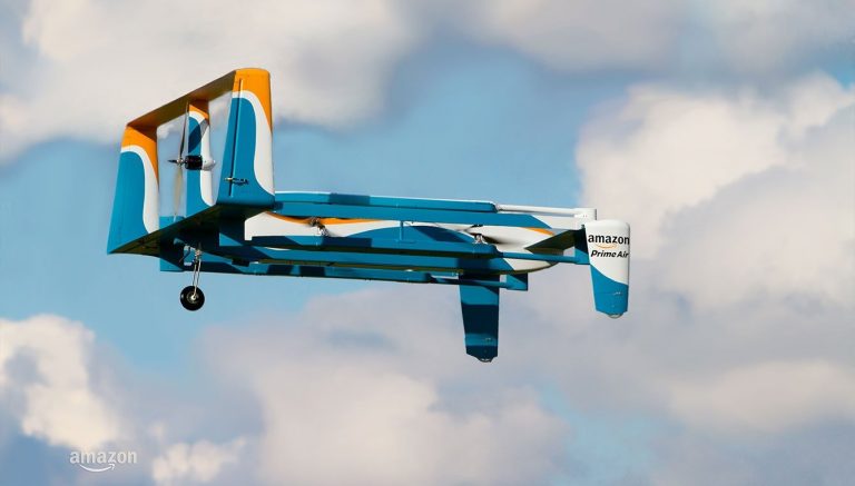 Amazon kupcu dostavio paket dronom