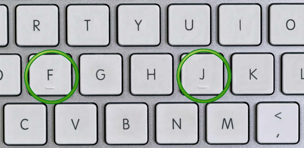 Zašto tipke F i J  na tastaturi imaju male izbočine