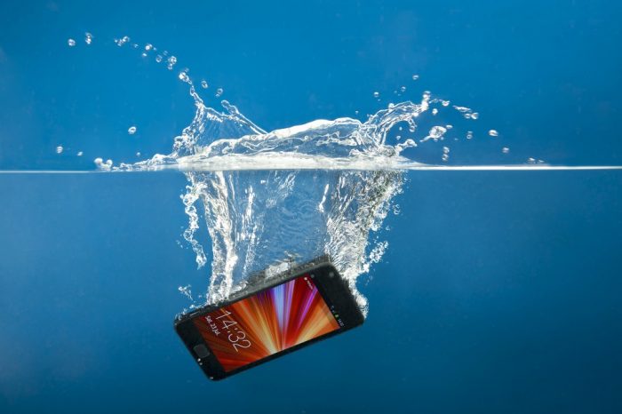 telefon upadne u vodu