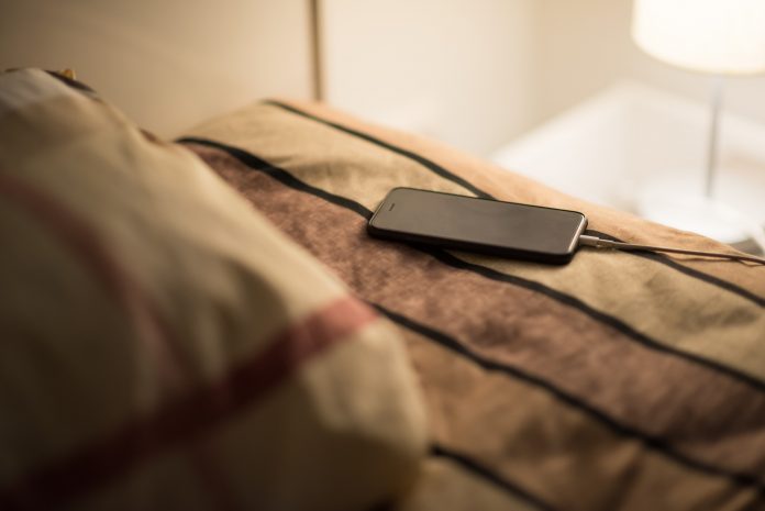 Kako je sigurno puniti telefon