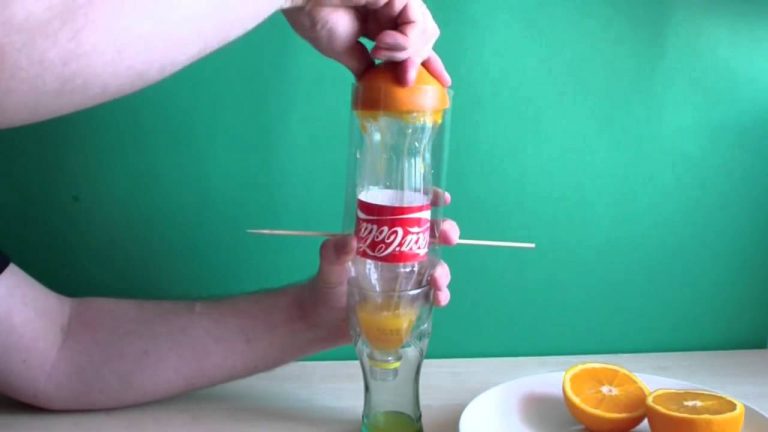 Kako napraviti cjediljku za voće od plastične boce